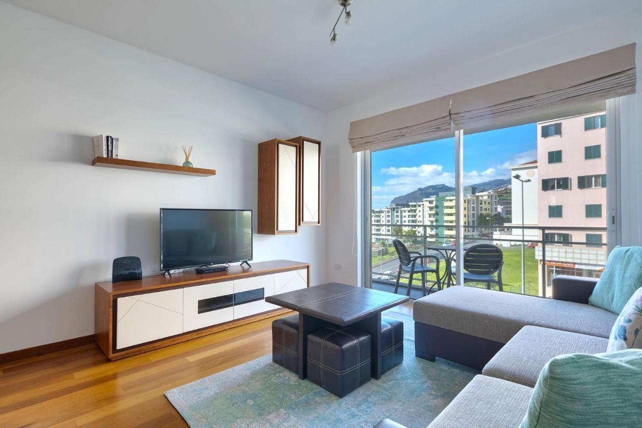 Blue Sky Apartment With Pool By Hr Madeira Фуншал Екстериор снимка