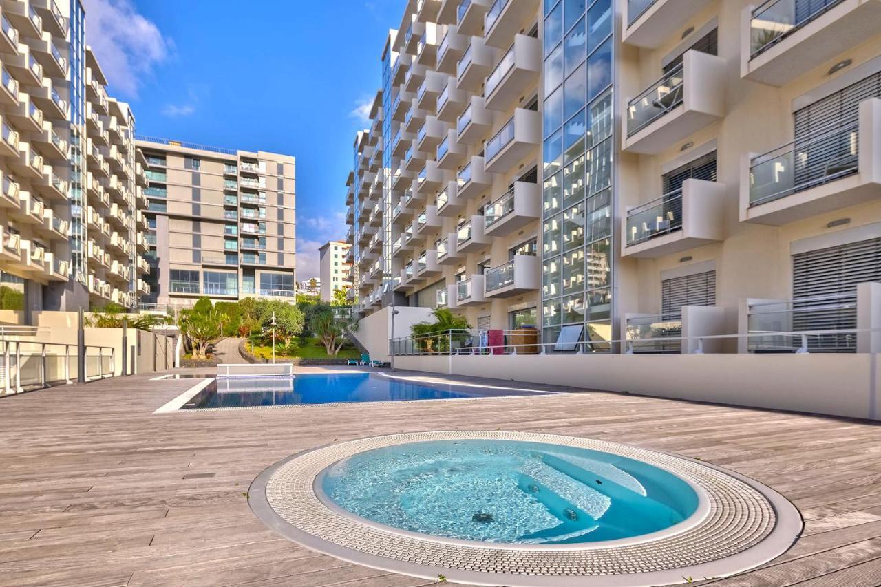 Blue Sky Apartment With Pool By Hr Madeira Фуншал Екстериор снимка