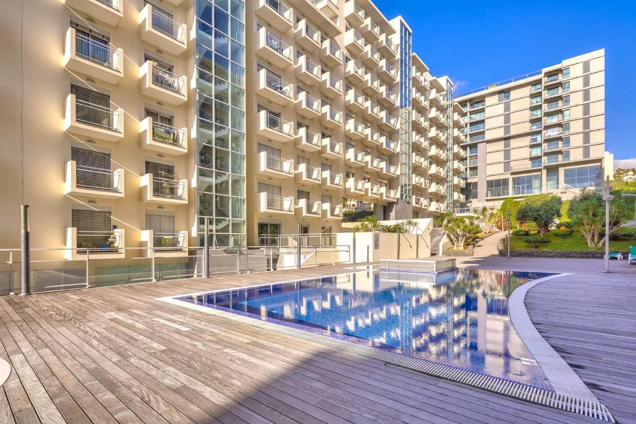 Blue Sky Apartment With Pool By Hr Madeira Фуншал Екстериор снимка